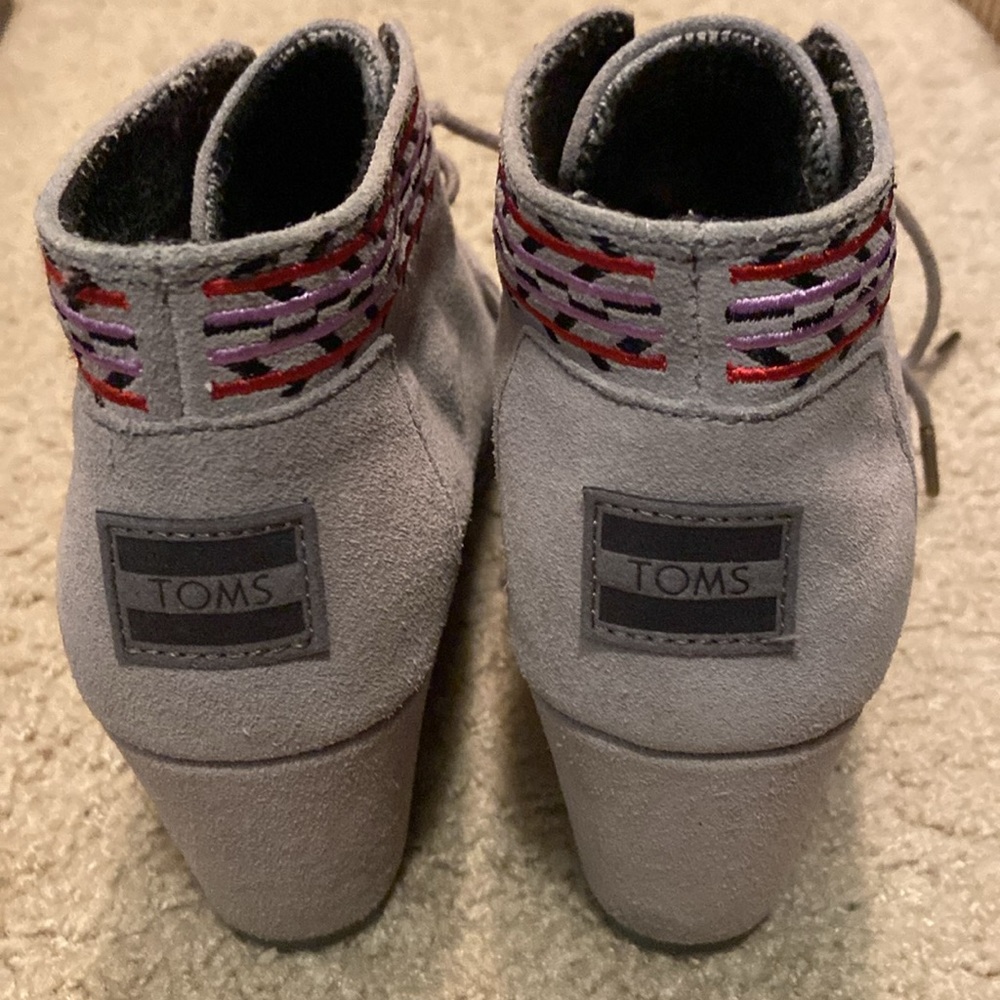 Toms - Picture 3 of 6